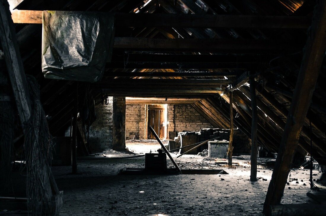 loft-attic-clearance Loft Contents We Take Away (and What We Leave for a Specialist)